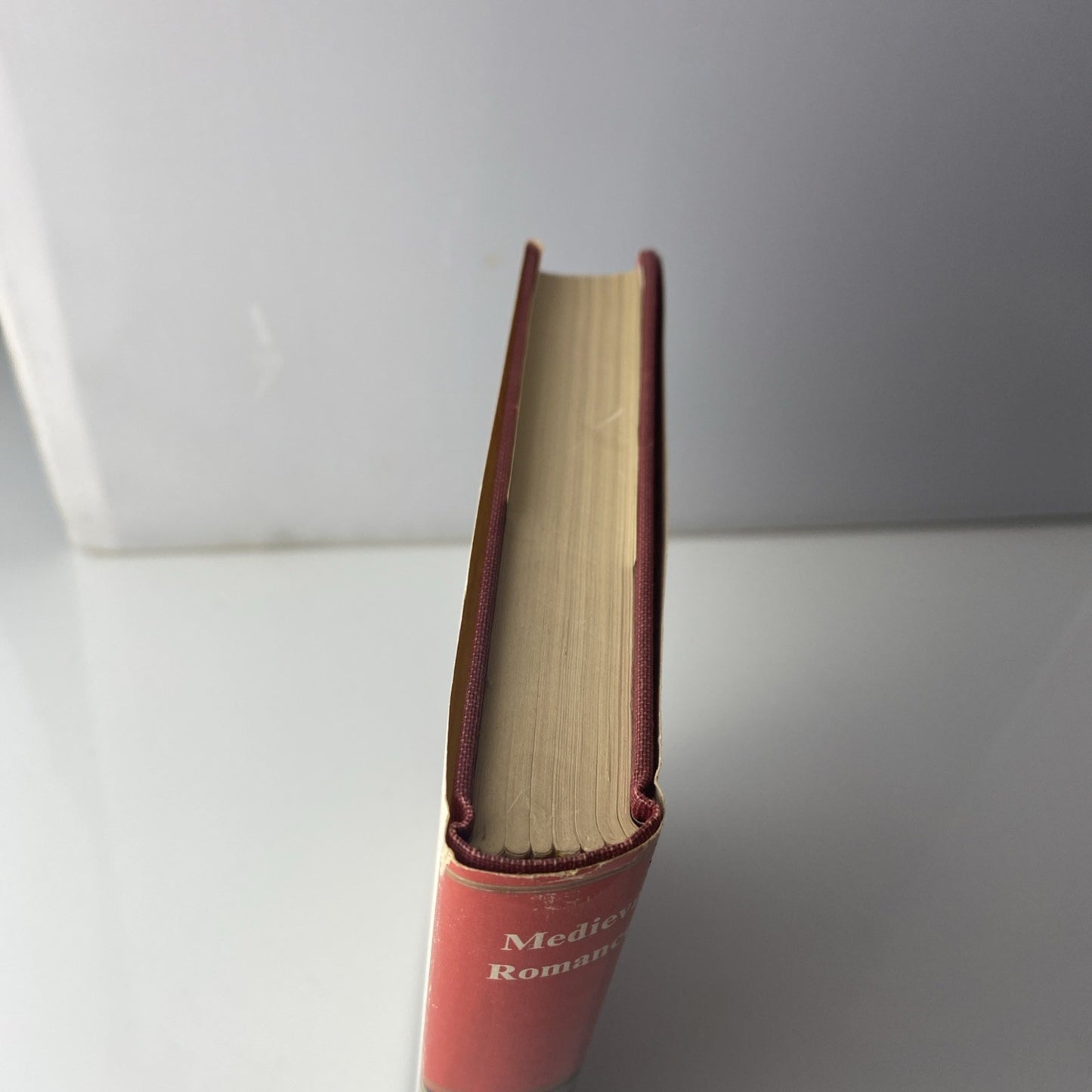 MEDIEVAL ROMANCES Edited by Loomis and Loomis The Modern Library 1957 HC/DJ