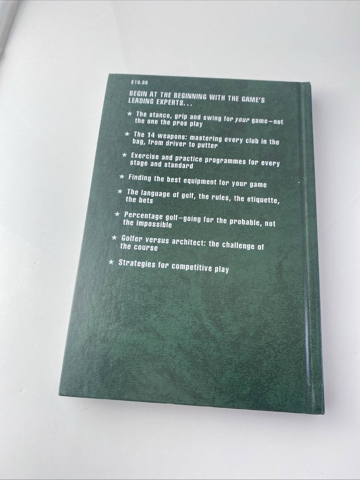 Golf Handbook by Vivien Saunders Hardback - Like New How To Golf Guide