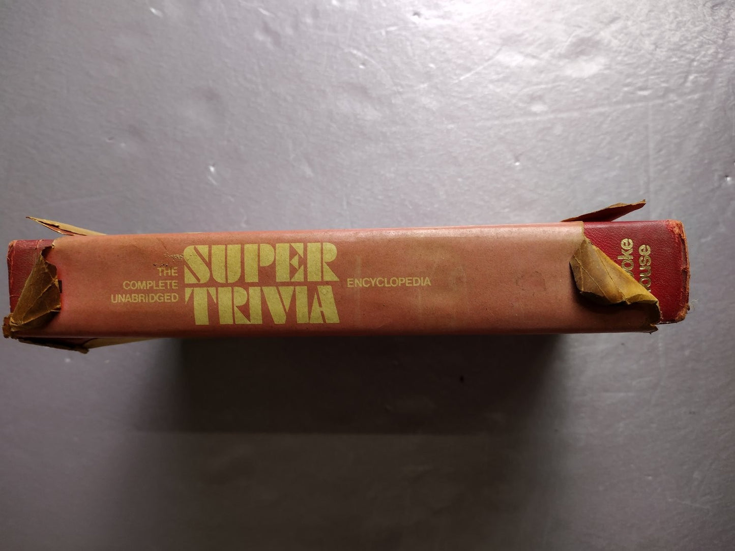 Super Trivia Encyclopedia Fred L. Worth 1977 Unabridged Reference Brooke House