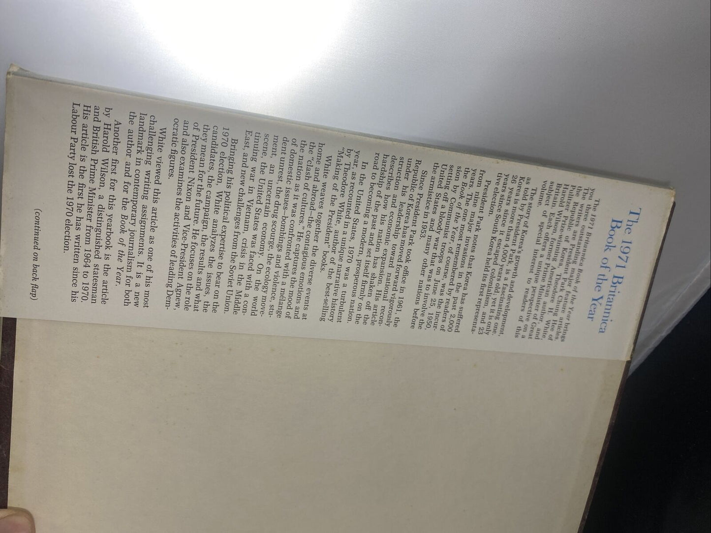 Britannica Book Of The Year 1971 Edition HC/DJ -U.S. Census Opinion Polls Graphs