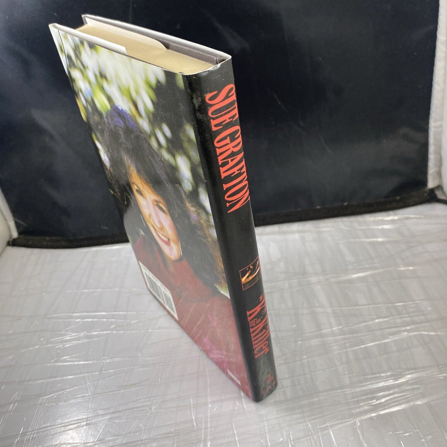 K” is for Killer by Sue Grafton Hardback Henry Holt Book Club edition. VG