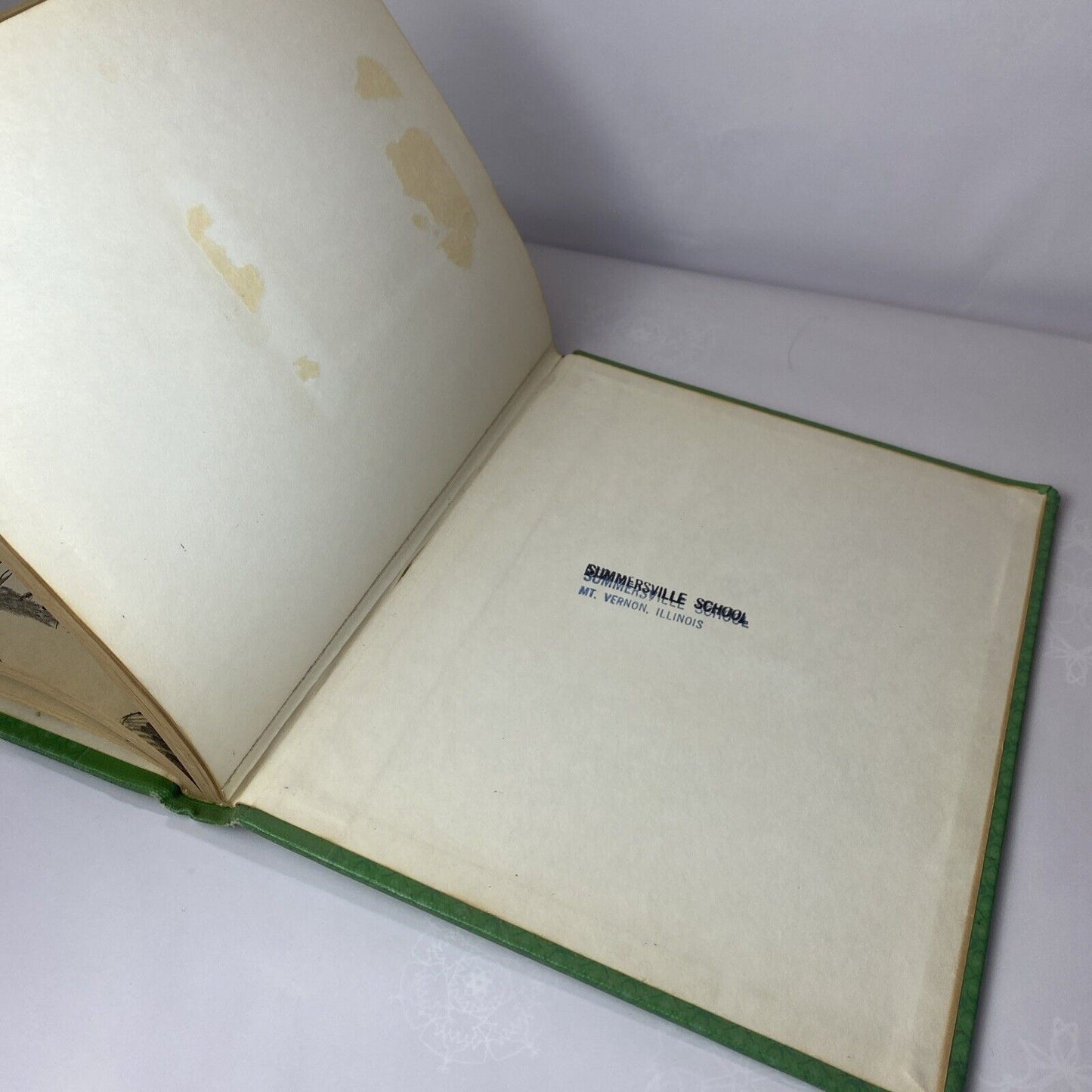 1948 ROBIN HOOD'S ARROW BOOK BY EUGENIA STONE RARE GREEN EX Library REBOUND
