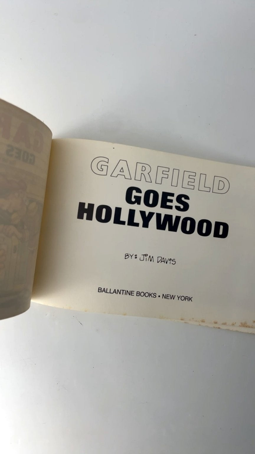 Garfield Goes Hollywood by Jim Davis 1st Ed 1987 Illustrated