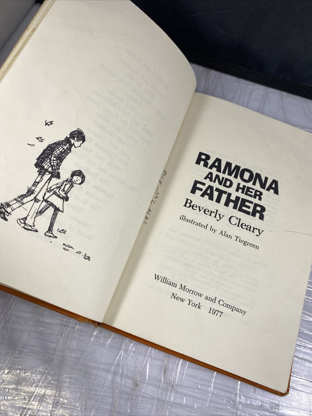 Ramona and Her Father - Library Binding By Cleary, Beverly GOOD Library Binding
