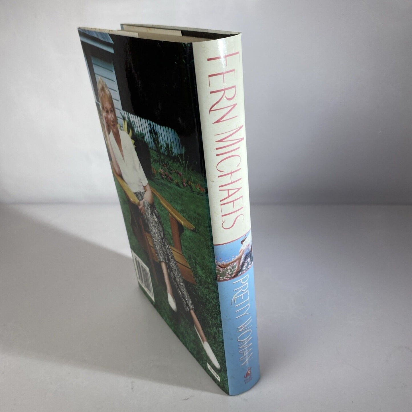 Pretty Woman - Hardcover By Michaels, Fern - GOOD Book Club Edition