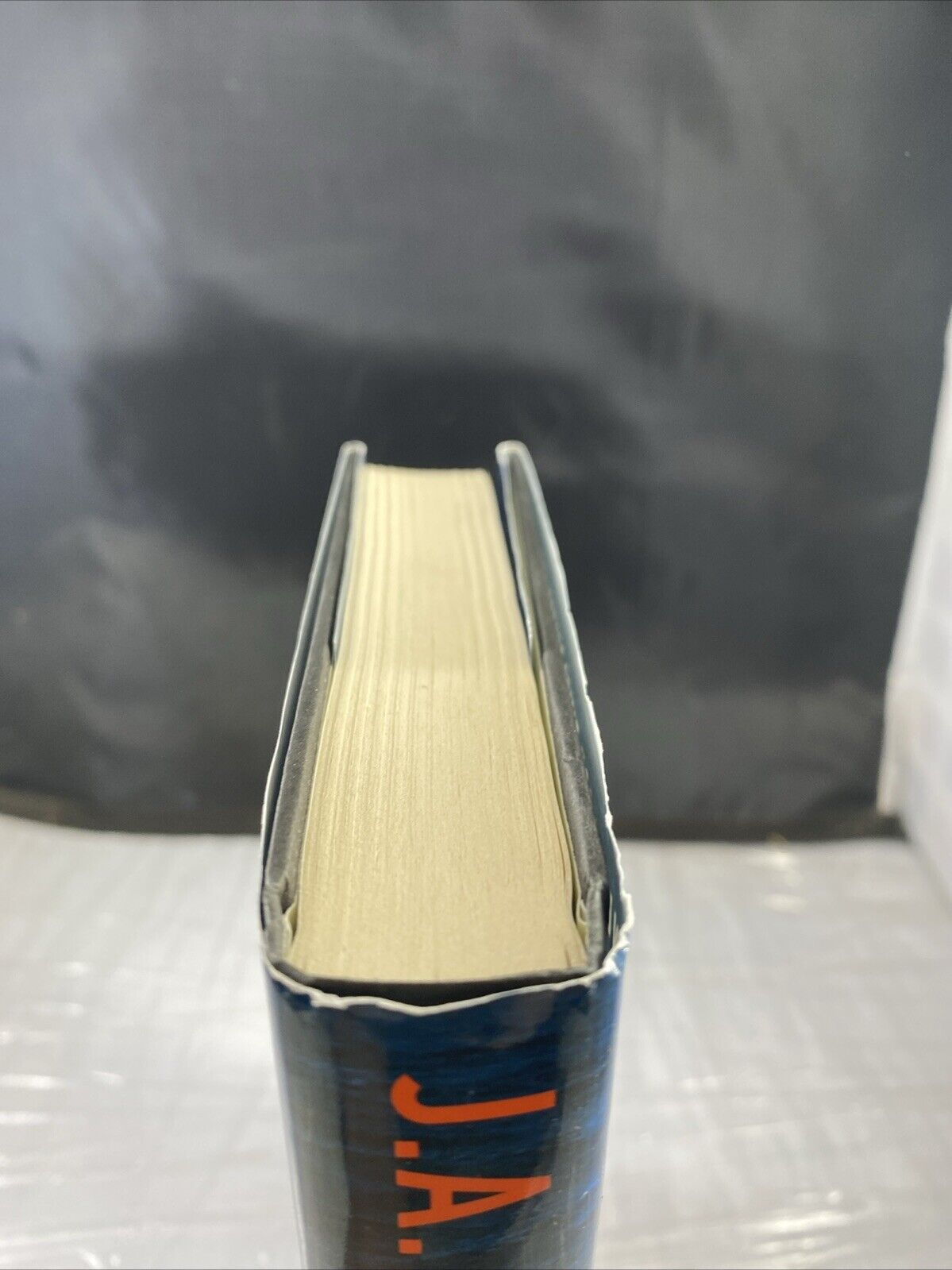 Man Overboard: An Ali Reynolds Novel (Ali Reynolds Series) - Hardcover VERY GOOD
