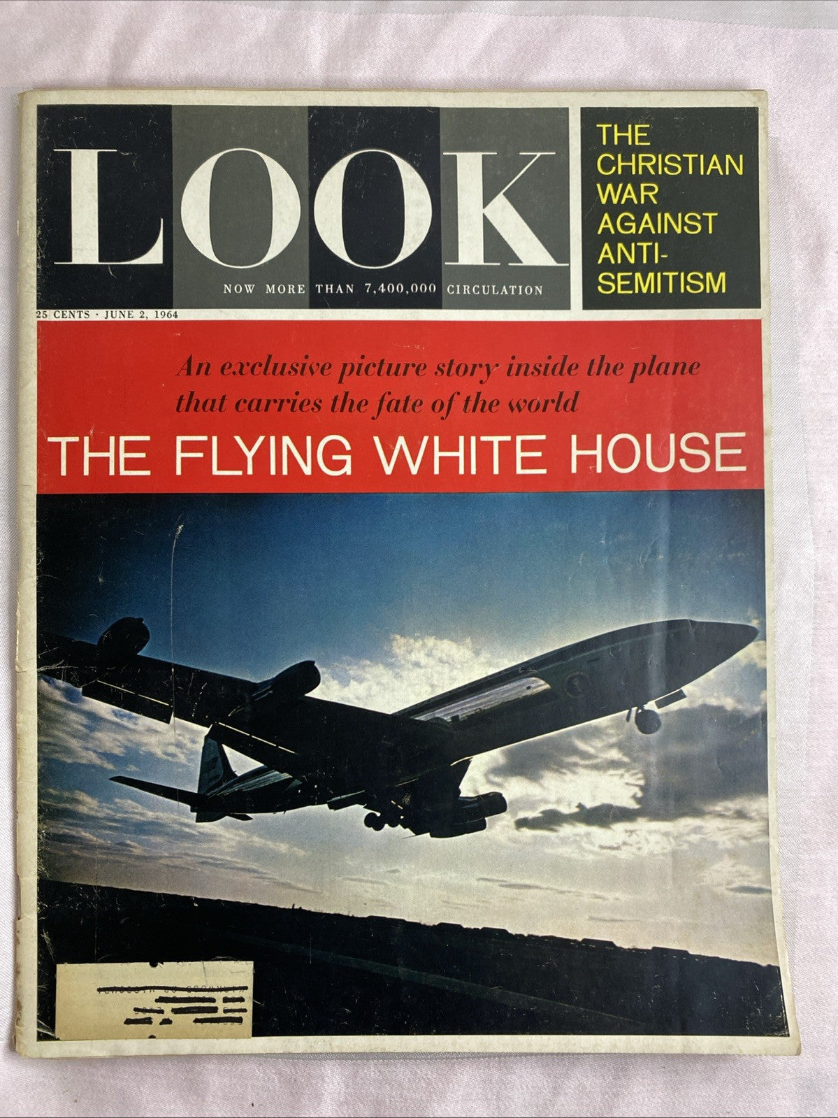 LOOK magazine June 2 1964 THE FLYING WHITE HOUSE - YOGI BERRA - RITA PAVONE