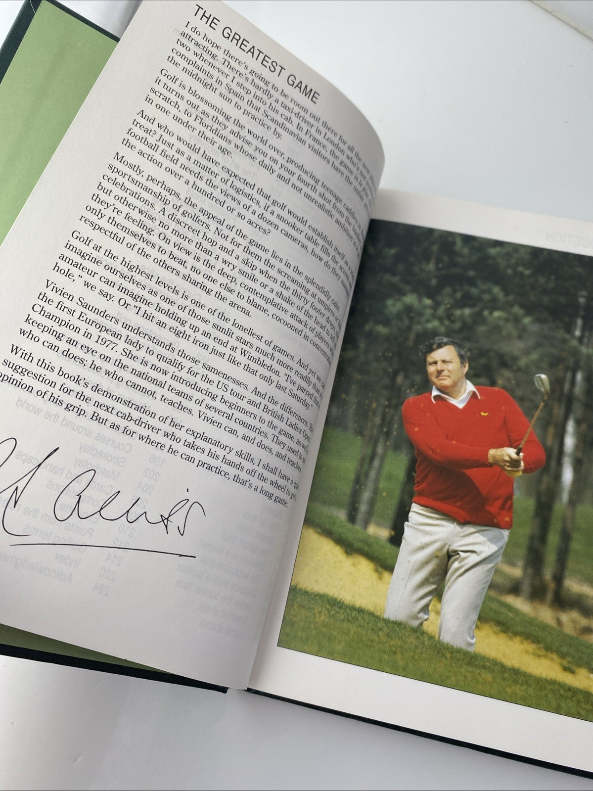 Golf Handbook by Vivien Saunders Hardback - Like New How To Golf Guide