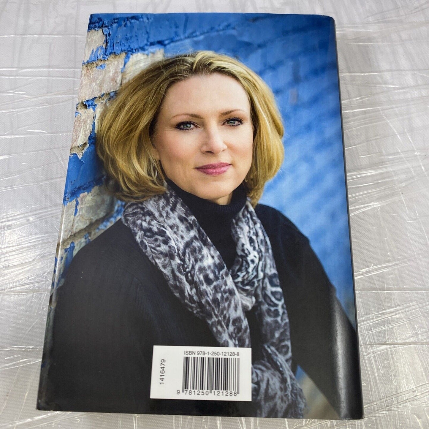 Down a Dark Road By Linda Castillo Crime Murder Drama Hardcover Book