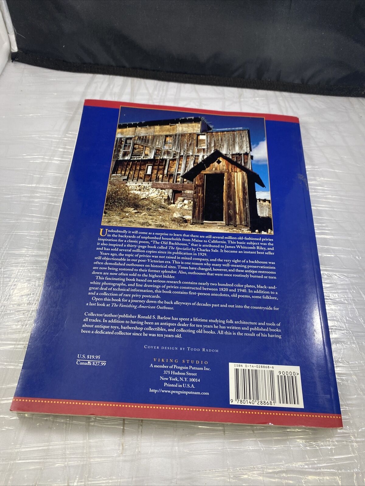 The Vanishing American Outhouse by Ronald S. Barlow , paperback