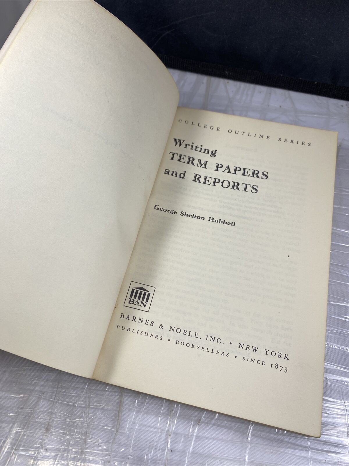 Writing Term Papers and Reports A Desk Manual for the Undergraduate Vintage 60s