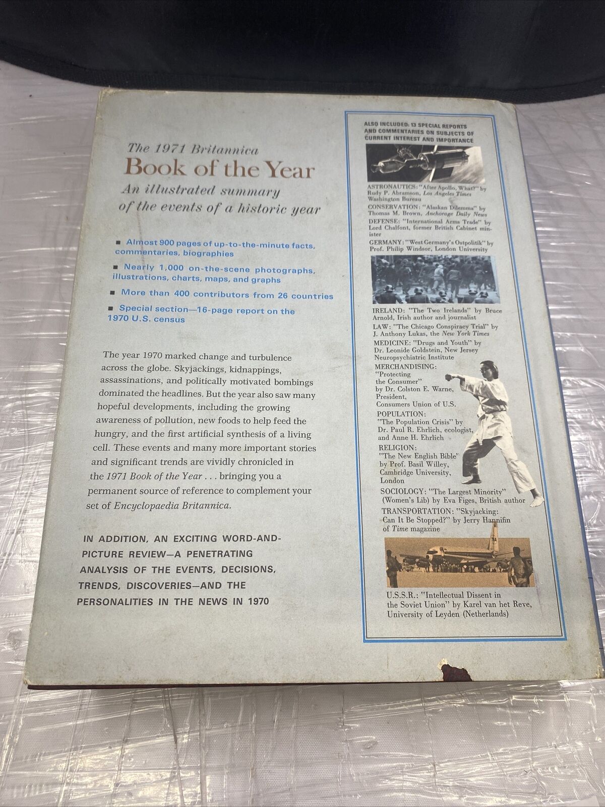 Britannica Book Of The Year 1971 Edition HC/DJ -U.S. Census Opinion Polls Graphs