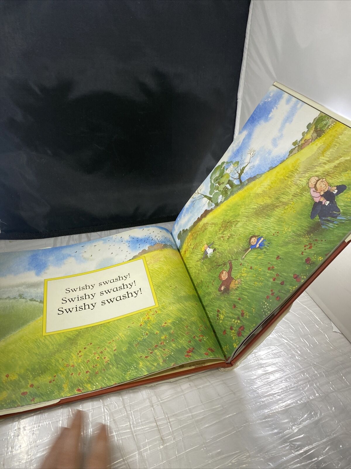 First US Edition We re Going on a Bear Hunt Michael Rosen, Helen Oxenbury 1989