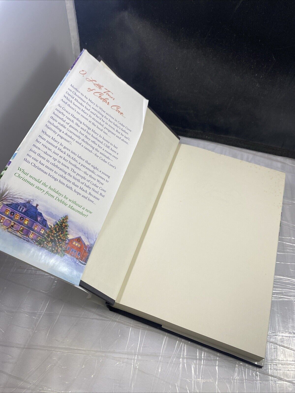 A Cedar Cove Christmas - Hardcover By Macomber, Debbie - VERY GOOD