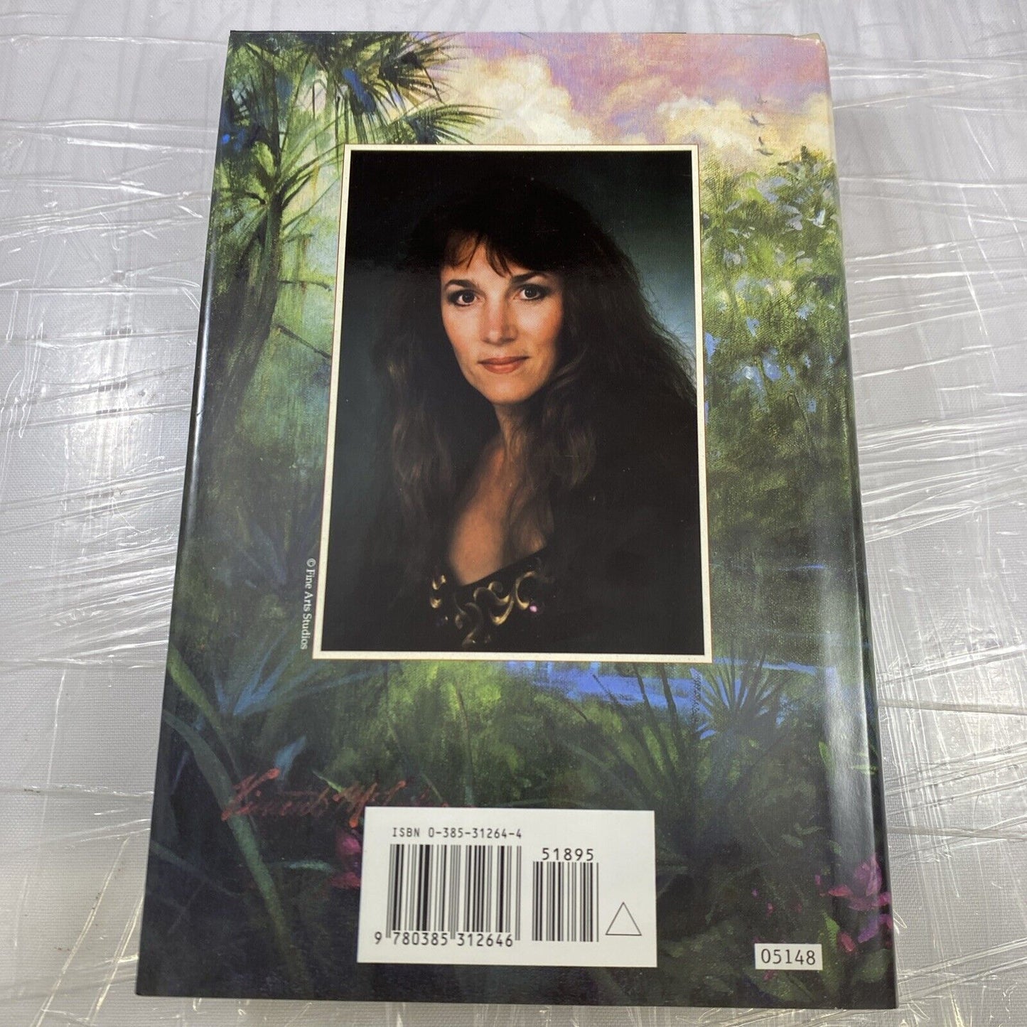 Runaway by Graham, Heather Very Good Book Club Ed. Delacorte Press. Fiction