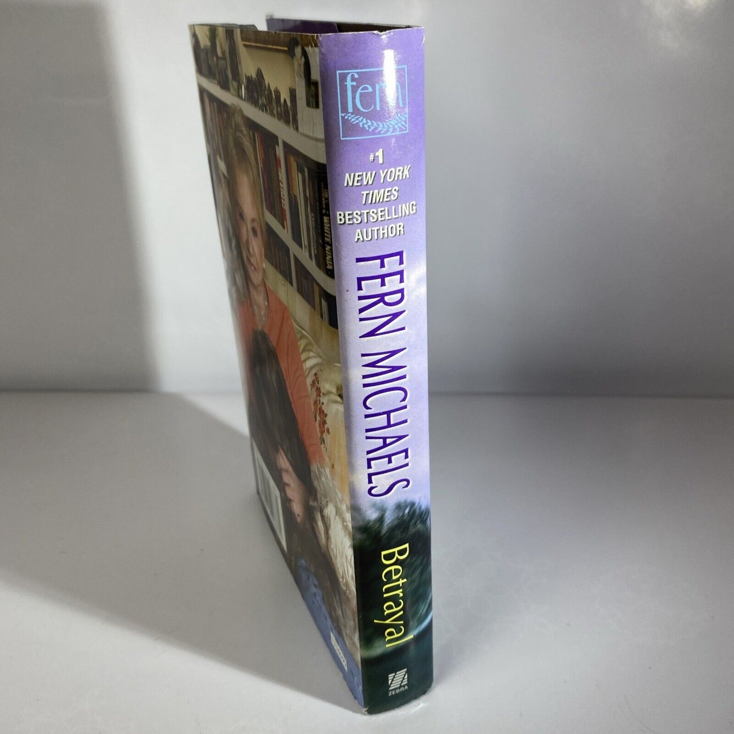 Betrayal By Michaels, Fern - VERY Good Book Club Edition Fiction Novel