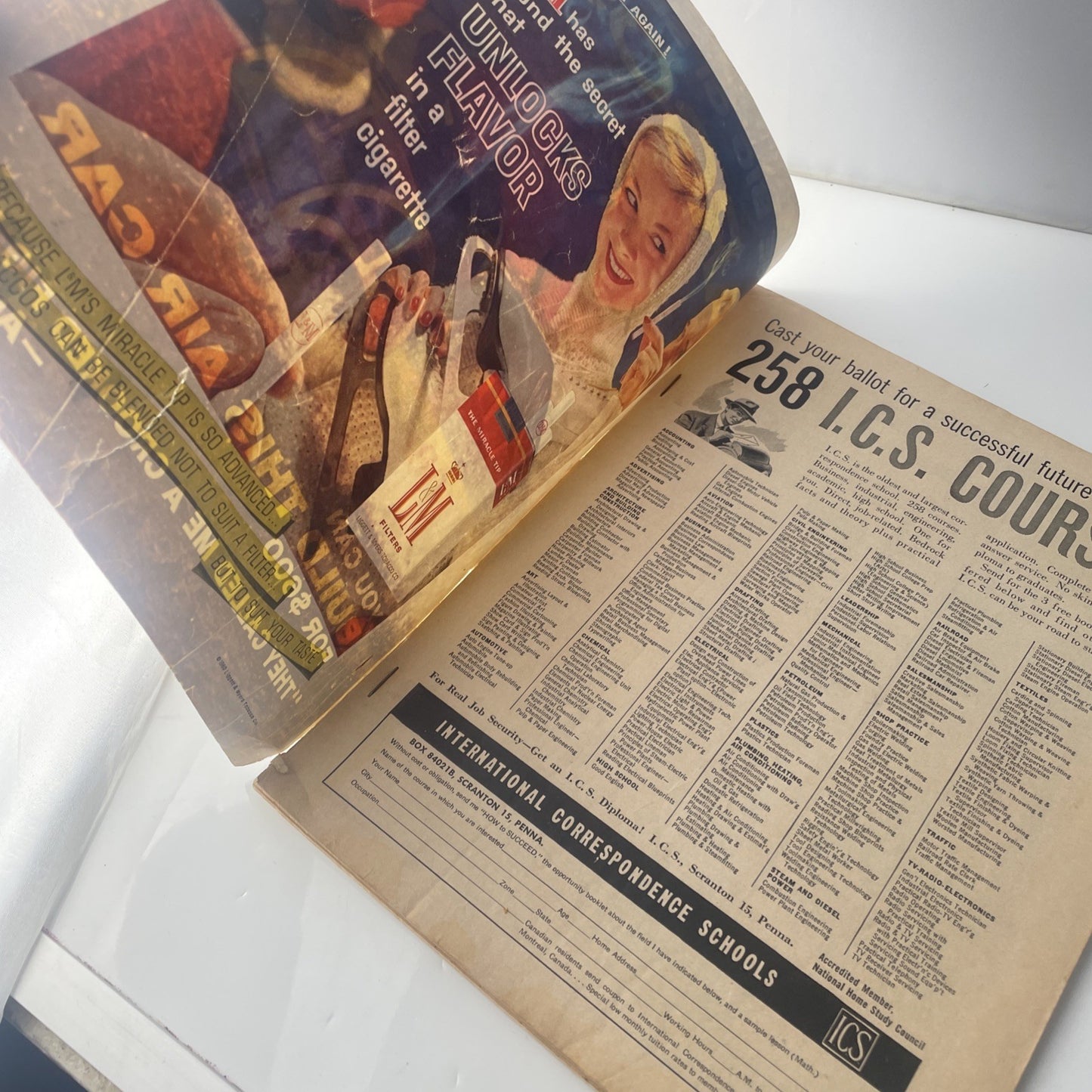 ARGOSY. MACH. 1960. THE LARGEST SELLING FICTION - FACT MAGAZINE FOR MEN.