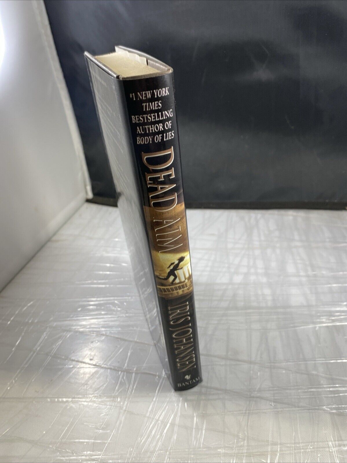 Dead Aim - 0553802461, Iris Johansen, hardcover VERY GOOD UNMARKED BCE