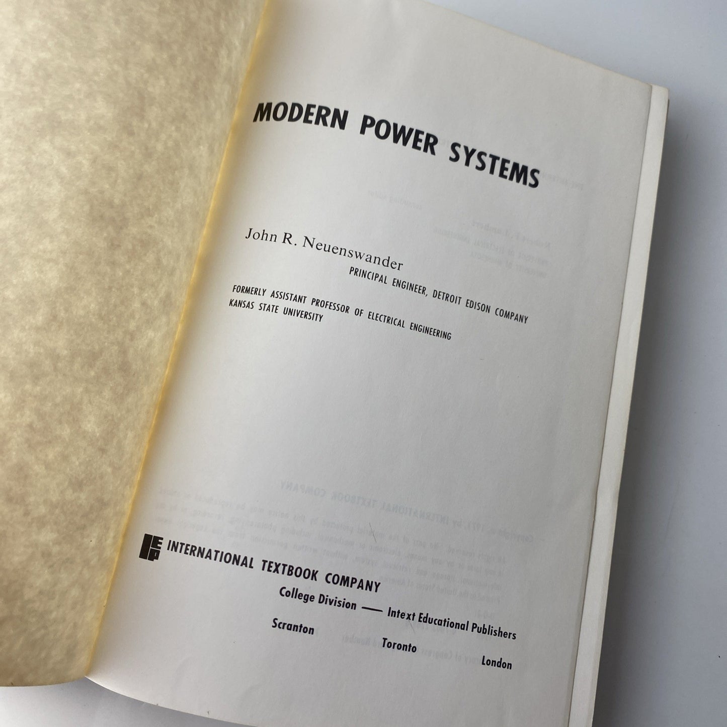 Modern power systems (The - Hardcover, by Neuenswander John R - Acceptable