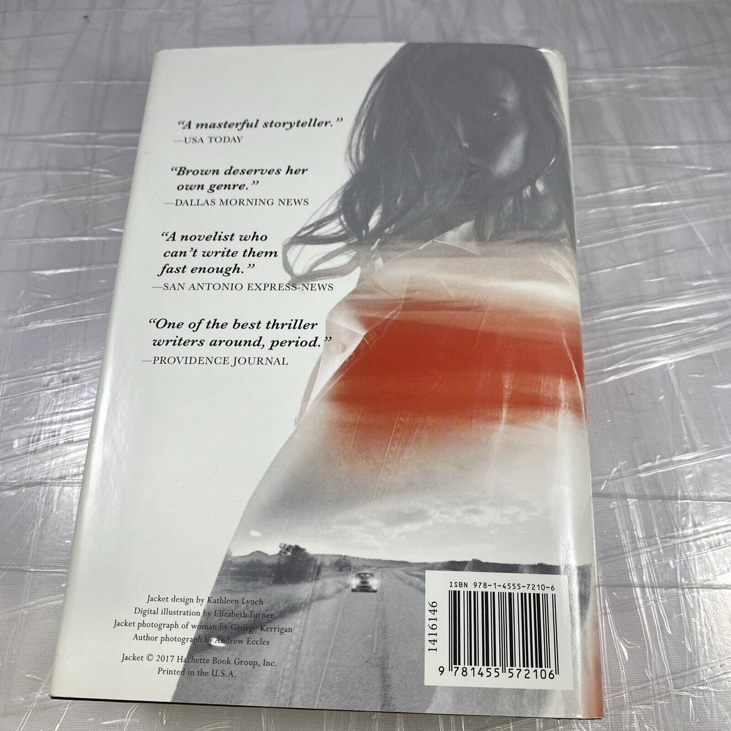 Seeing Red Hardcover Book Sandra Brown 2017 Storyteller Novel BCE