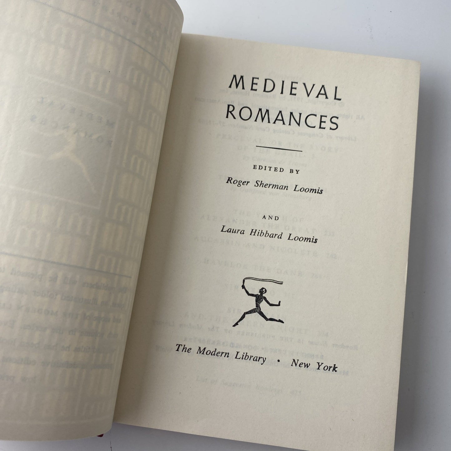 MEDIEVAL ROMANCES Edited by Loomis and Loomis The Modern Library 1957 HC/DJ