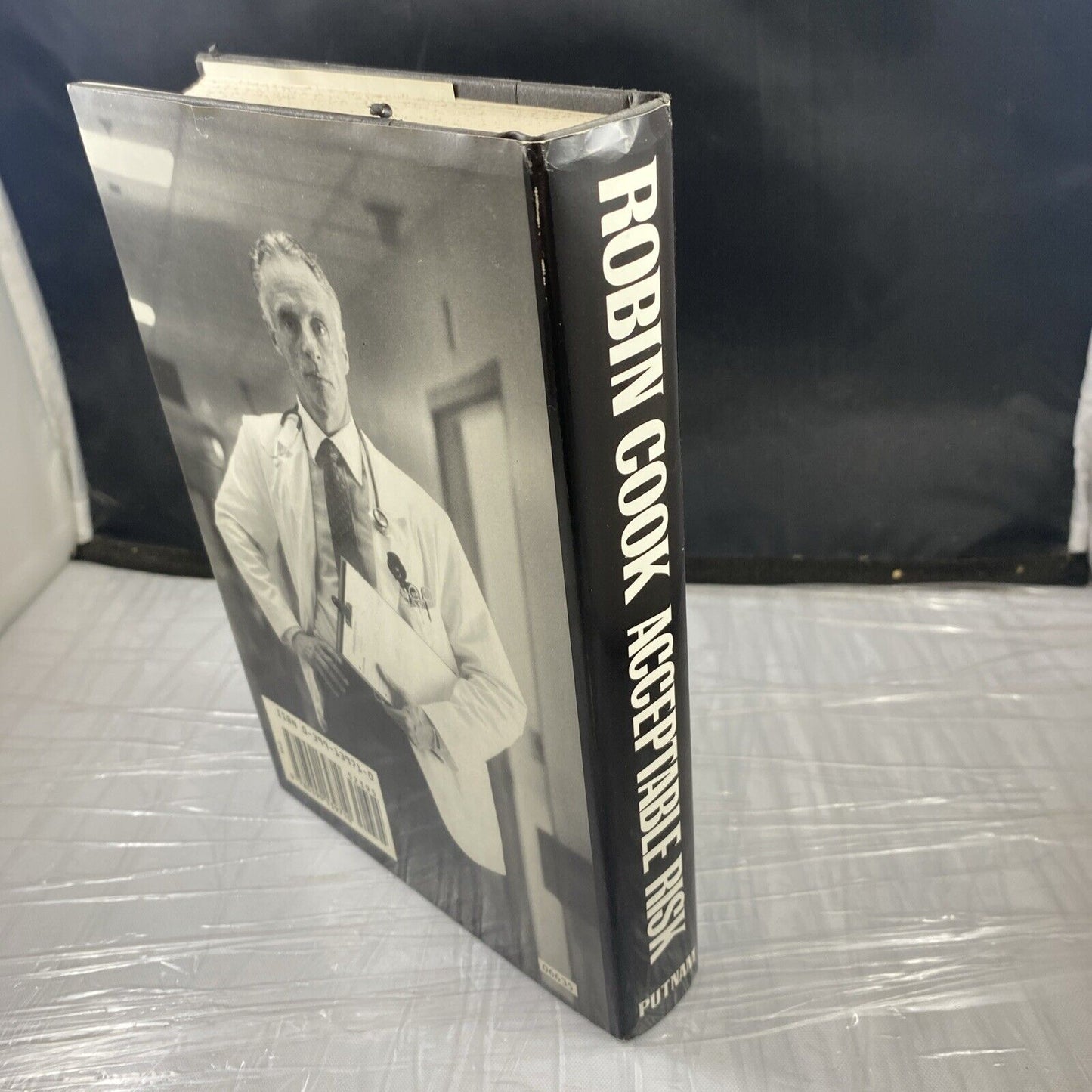 Risk by Robin Cook (1995, Hardcover) Very Good Vintage Book Club Edition