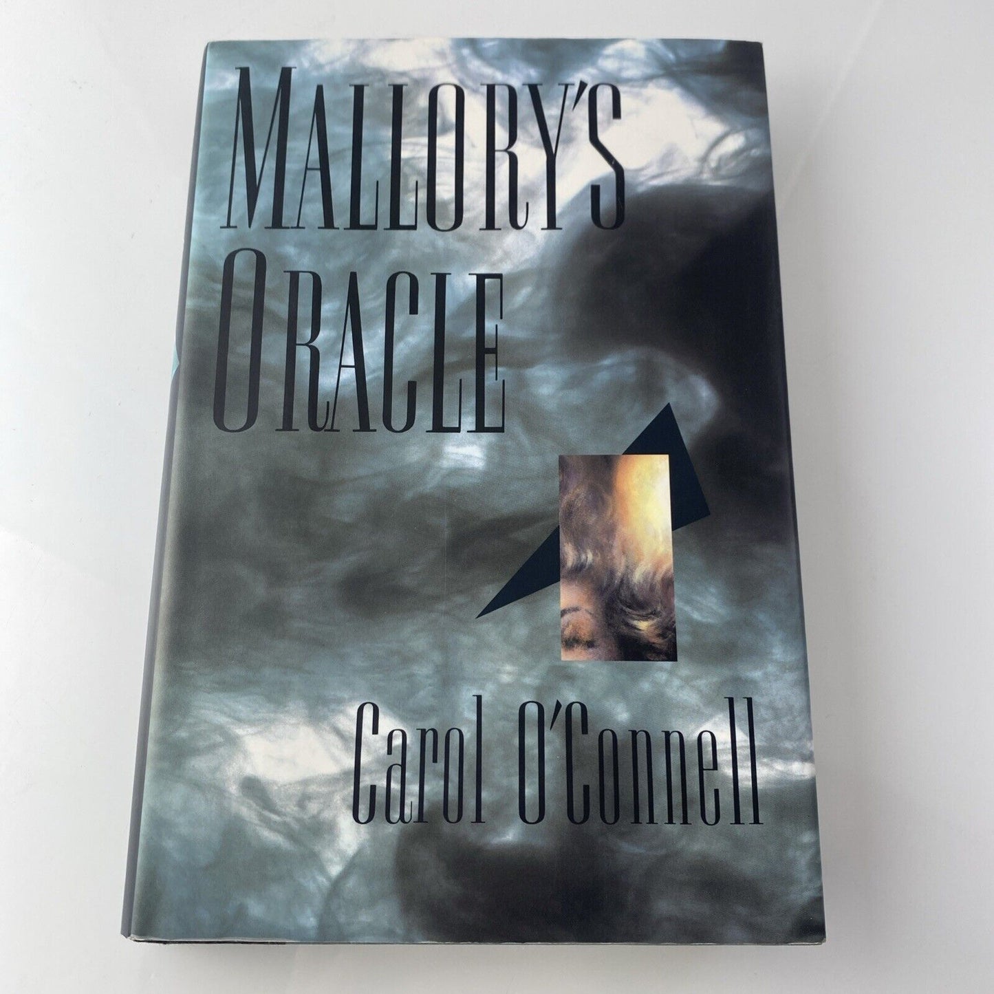 Mallory's Oracle by Carol O'Connell (1994, Hardcover) Very Good