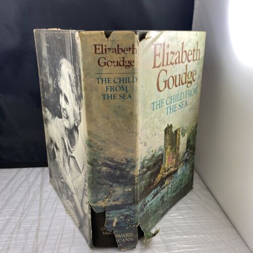 The Child From the Sea Elizabeth Goudge 1970 Vintage Novel 3 In 1 See Pics!