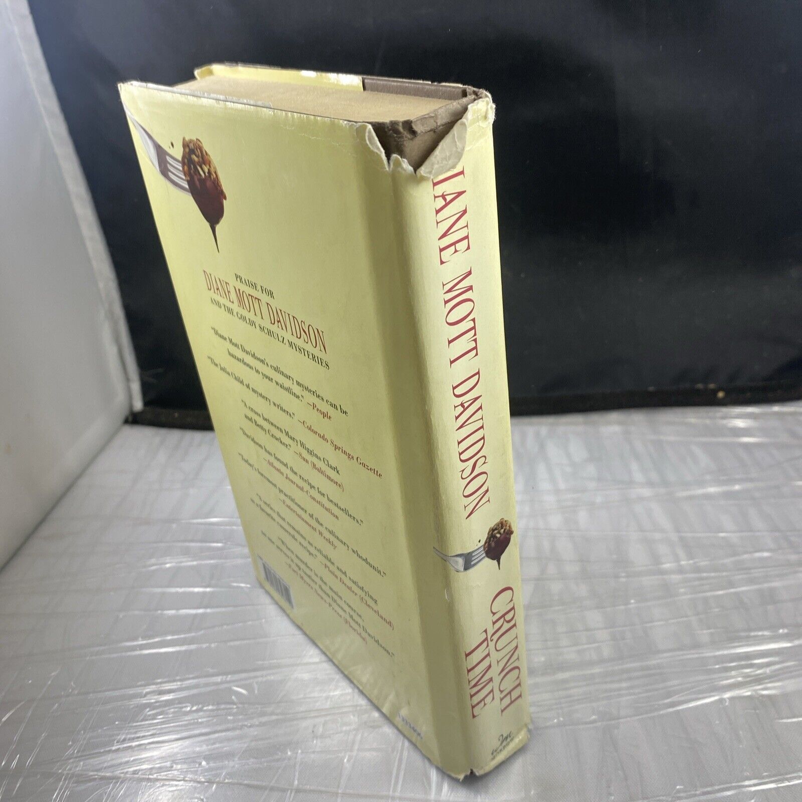 Goldy Schulz Culinary Mysteries Ser.: Crunch Time : A Novel of Suspense by Diane