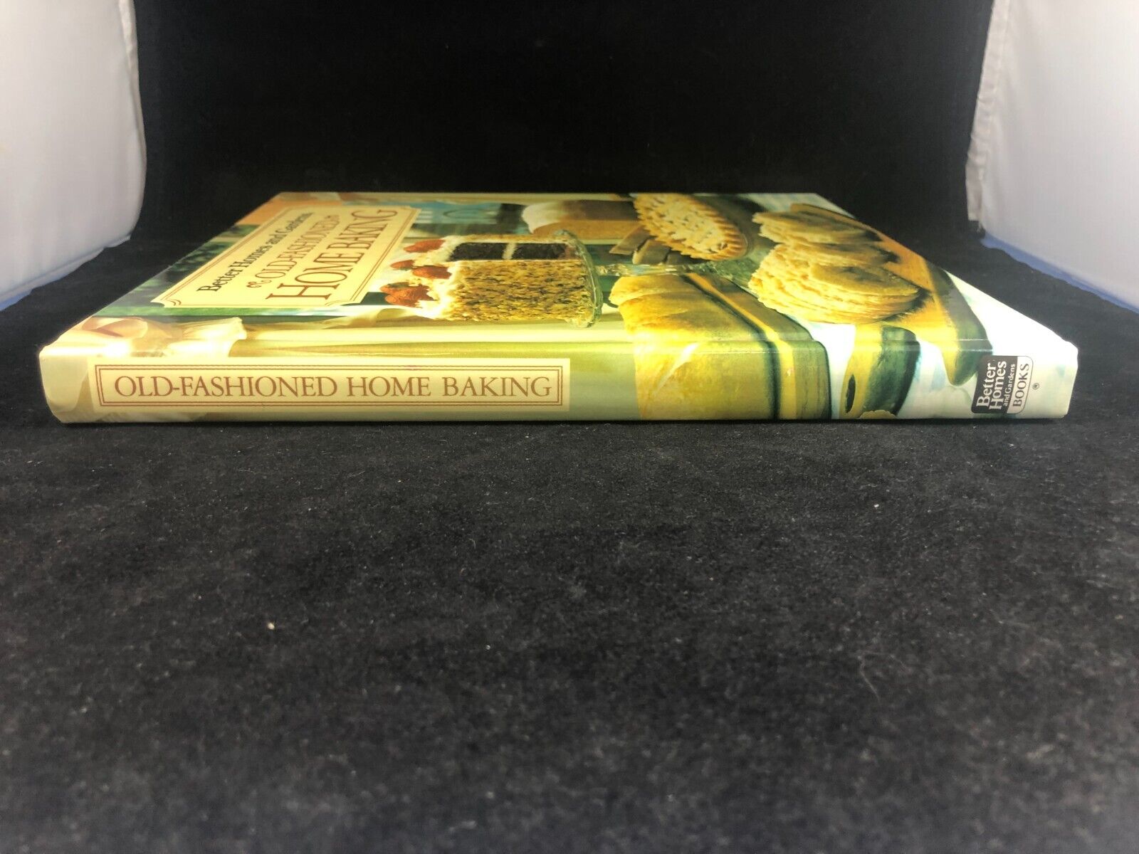 VintageBetter Homes and Gardens: Old-Fashioned Home Baking Hardcover 1st Edition