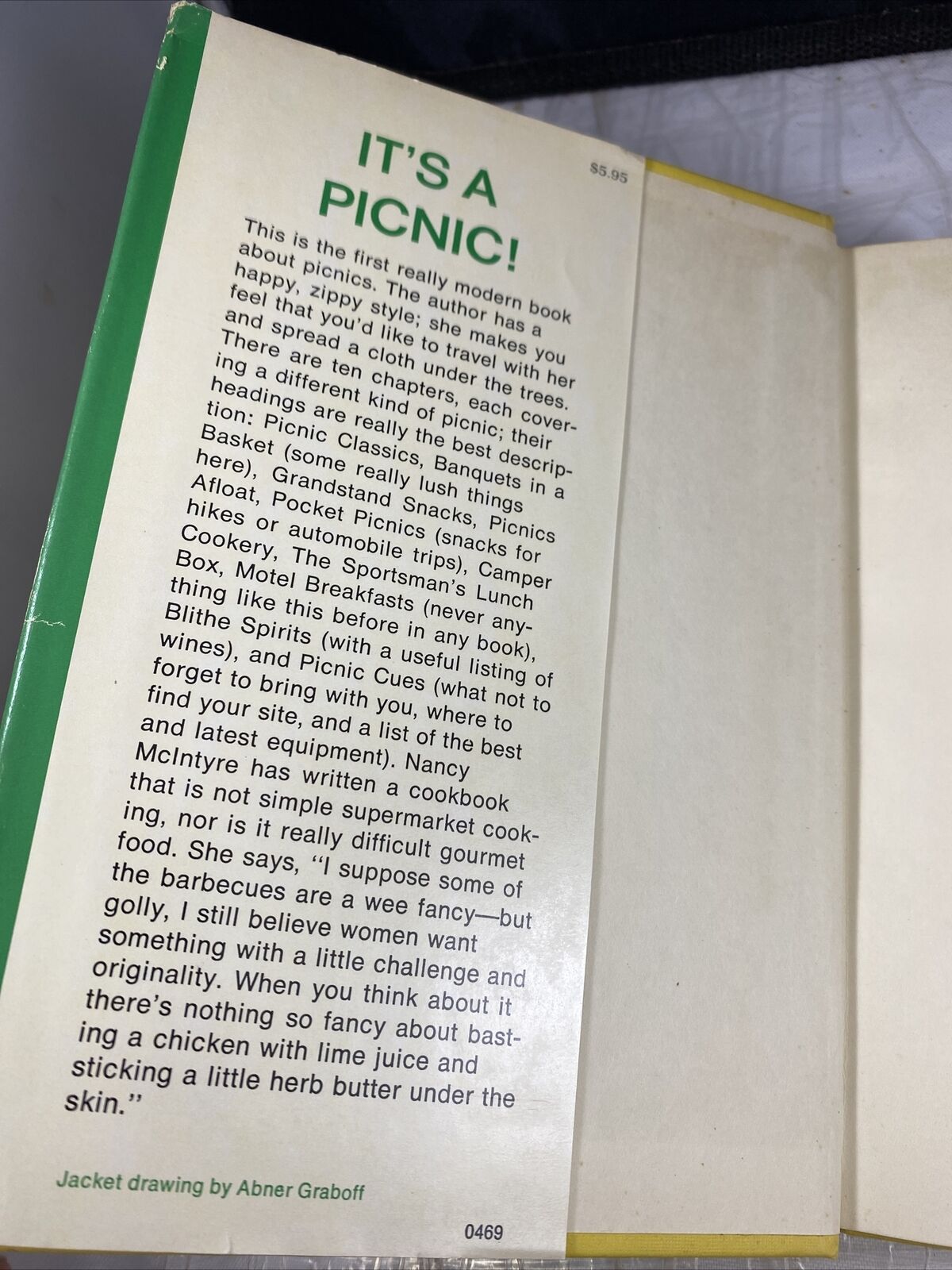 Its a Picnic Nancy Fair McIntyre 1969 1st Ed Hardcover Vintage Camping Cookbook