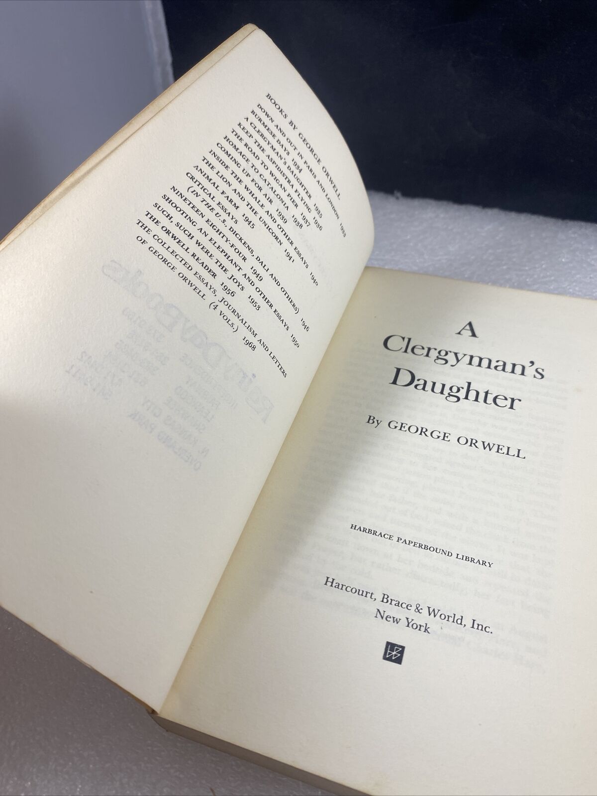 A Clergyman's Daughter [Harbrace Paperbound Library #37] Rare Paperback Print