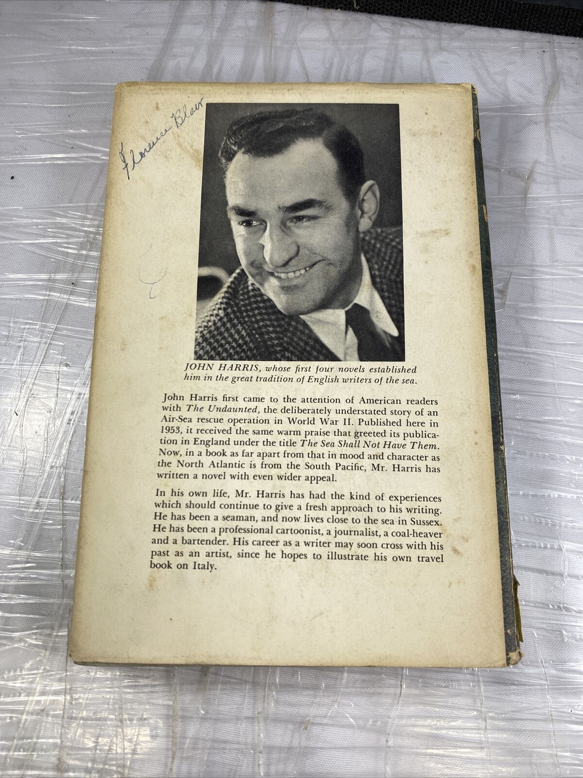 John Harris CLOSE TO THE WIND Adventure South Pacific Vintage 1950s Book Club Ed