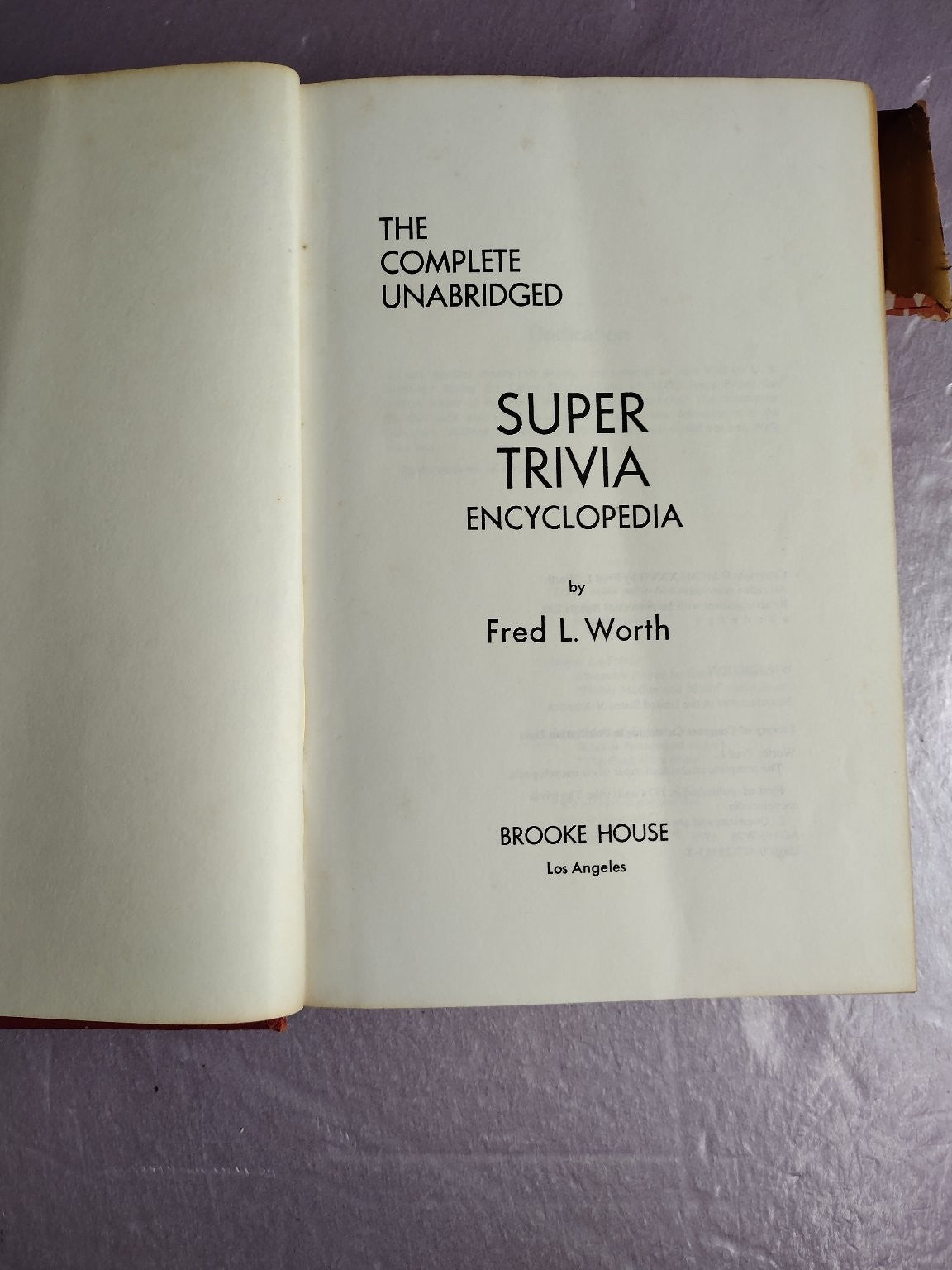 Super Trivia Encyclopedia Fred L. Worth 1977 Unabridged Reference Brooke House