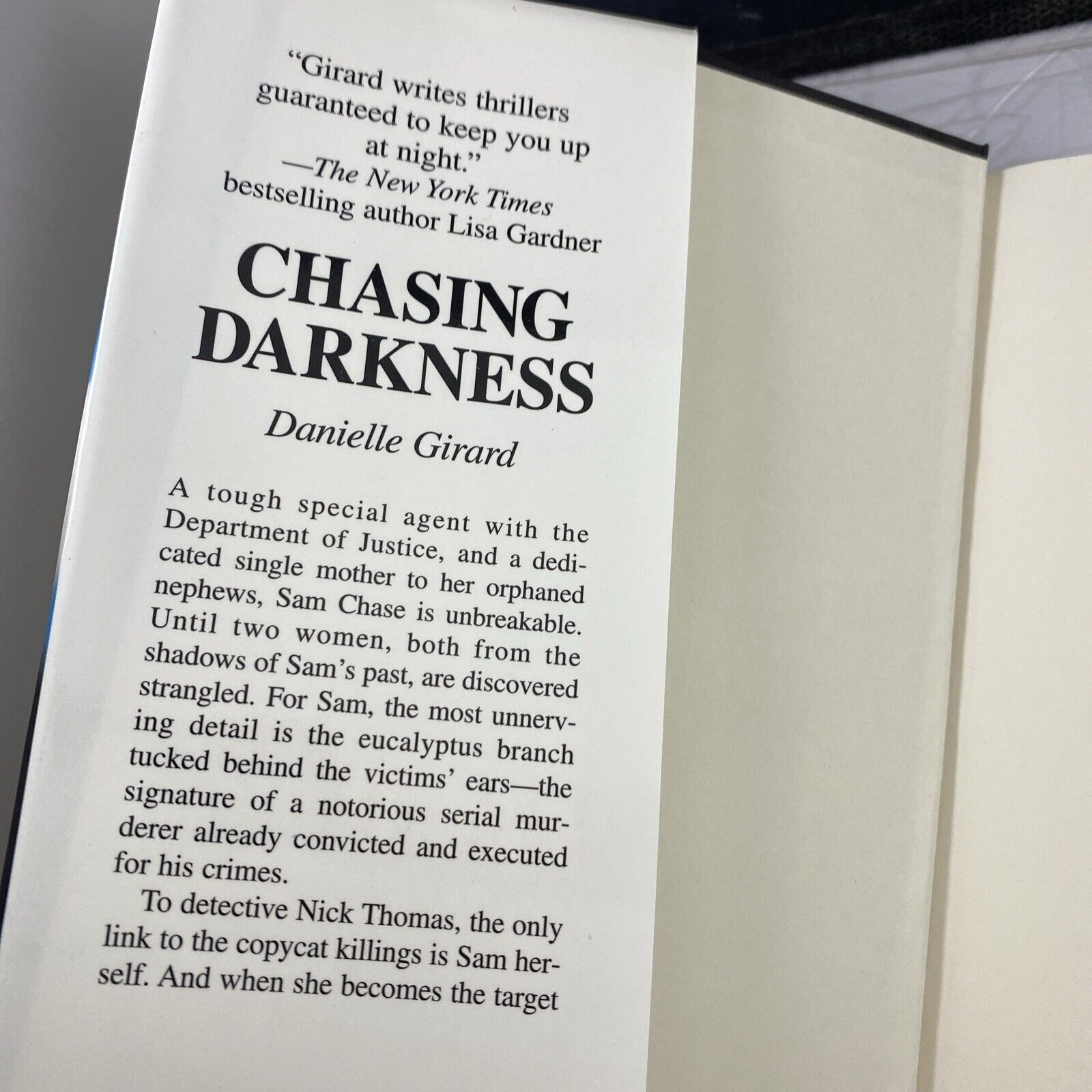 Chasing Darkness - Hardcover By Danielle Girard - VERY GOOD Onyx Book Club Ed