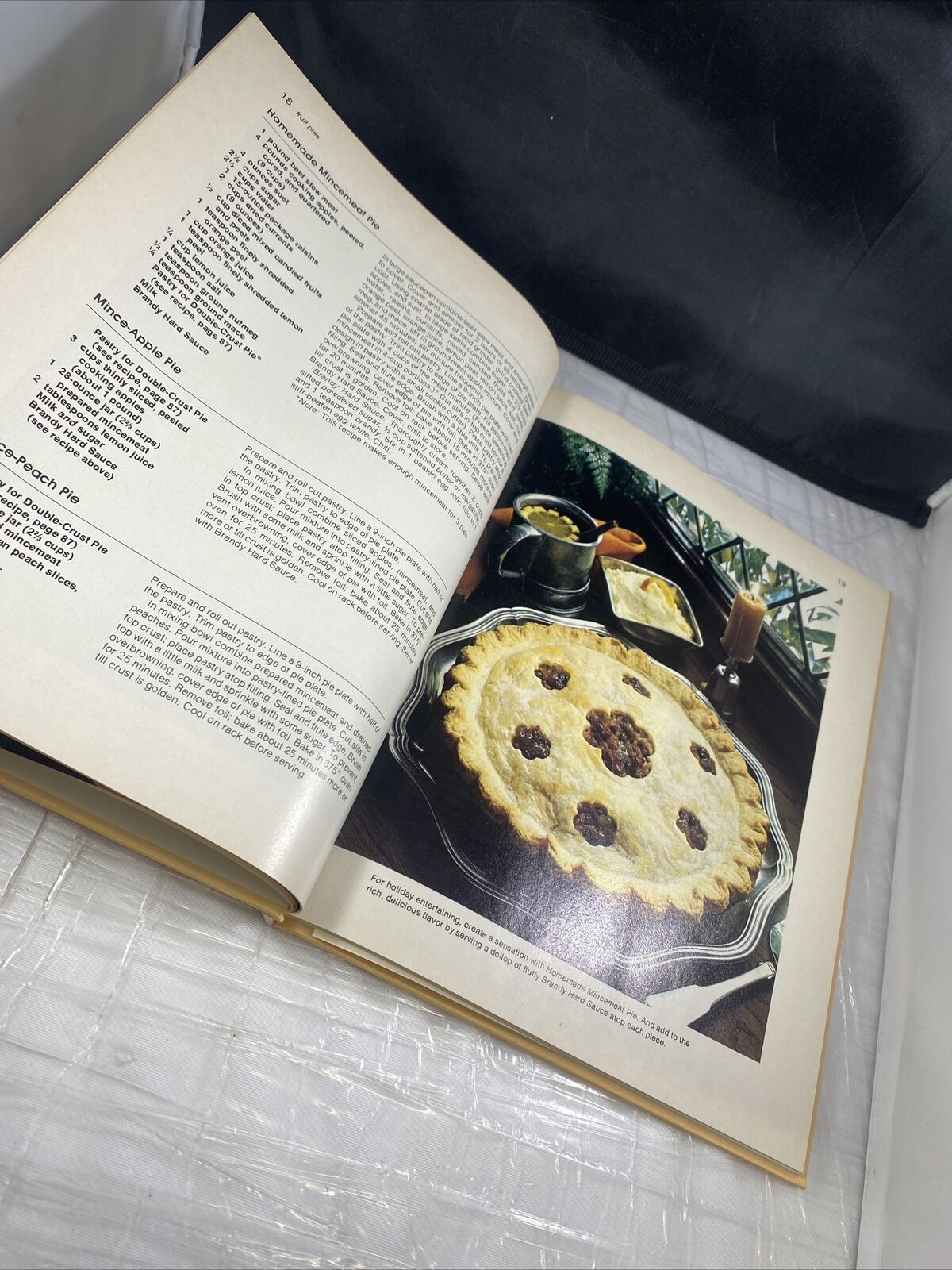 Better Homes and Gardens All-Time Favorite Pies Hardcover Vintage 70s Cookbook