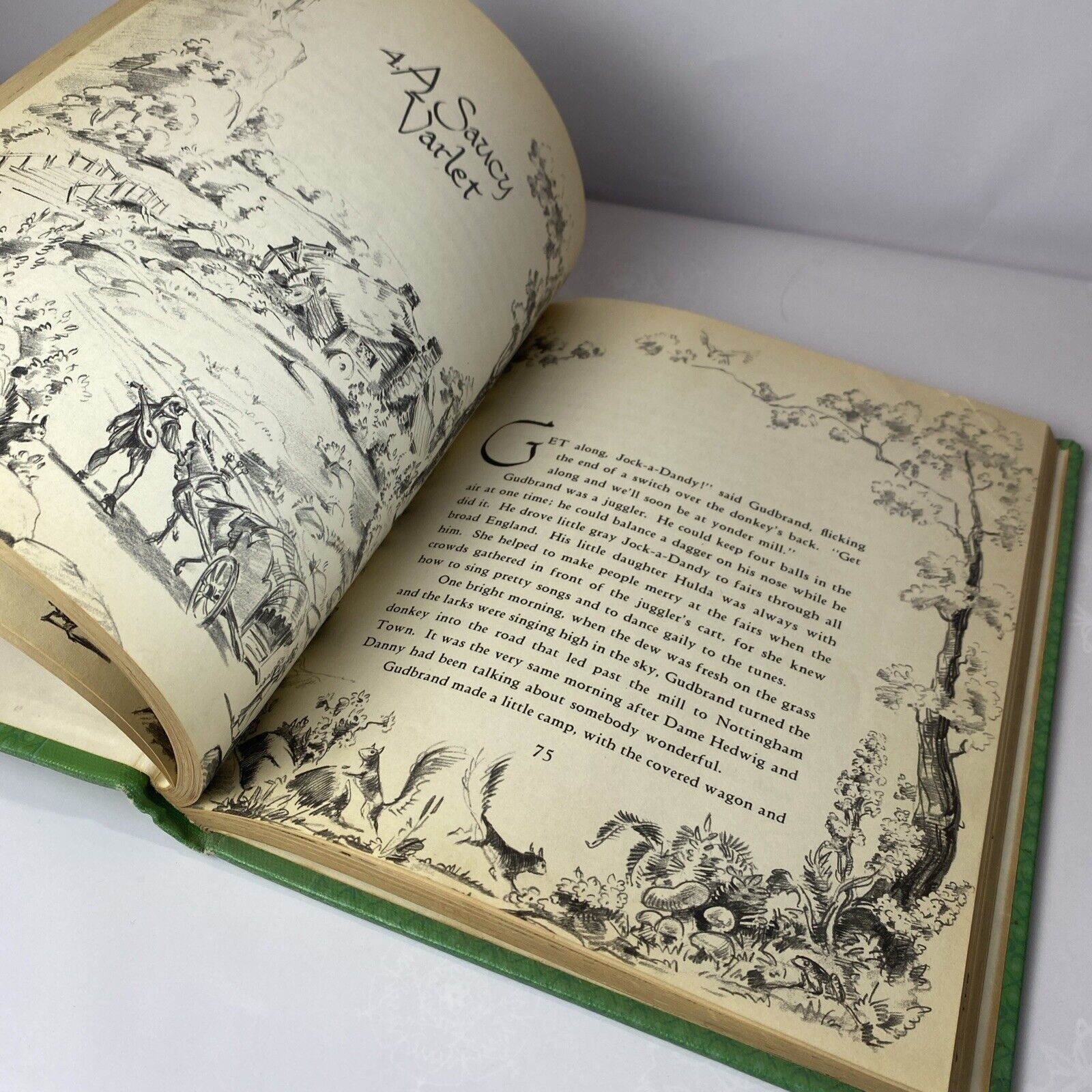 1948 ROBIN HOOD'S ARROW BOOK BY EUGENIA STONE RARE GREEN EX Library REBOUND