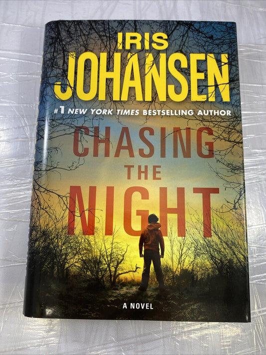 Chasing the Night (Eve Duncan) - Hardcover By Johansen, Iris VERY GOOD UNMARKED