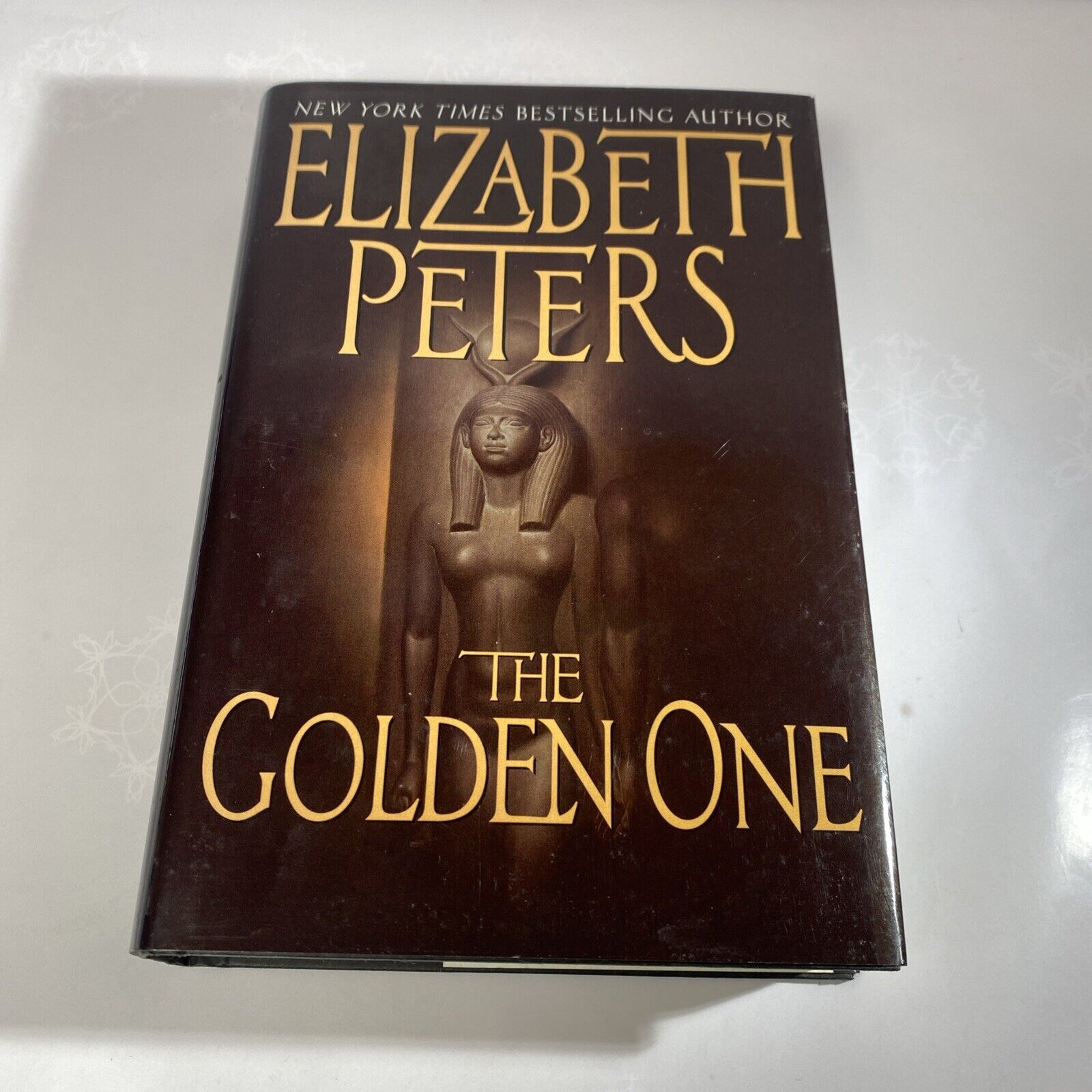 Peters, Elizabeth THE GOLDEN ONE  Book Club Edition