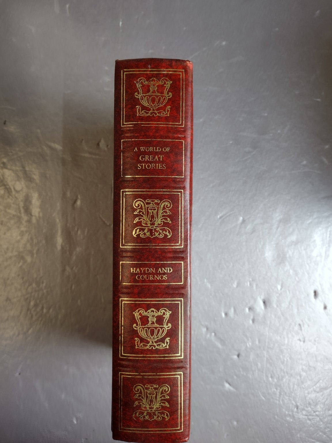 A World of Great Stories Haydn Cournos 1971 Anthology Modern Literature Avenel
