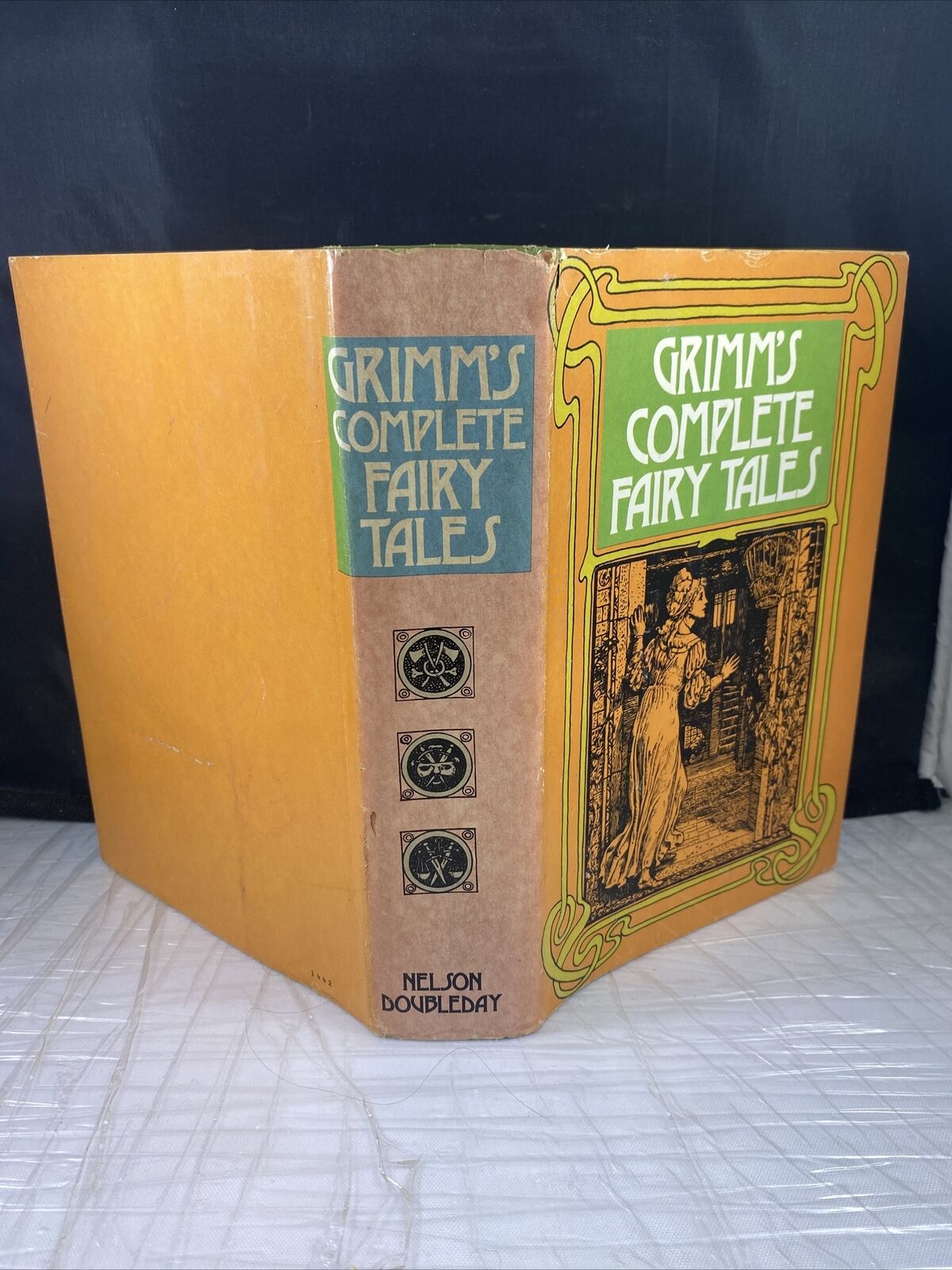 Grimm’s Complete Fairy Tales ,Hardcover,1976 BCE Nelson Doubleday