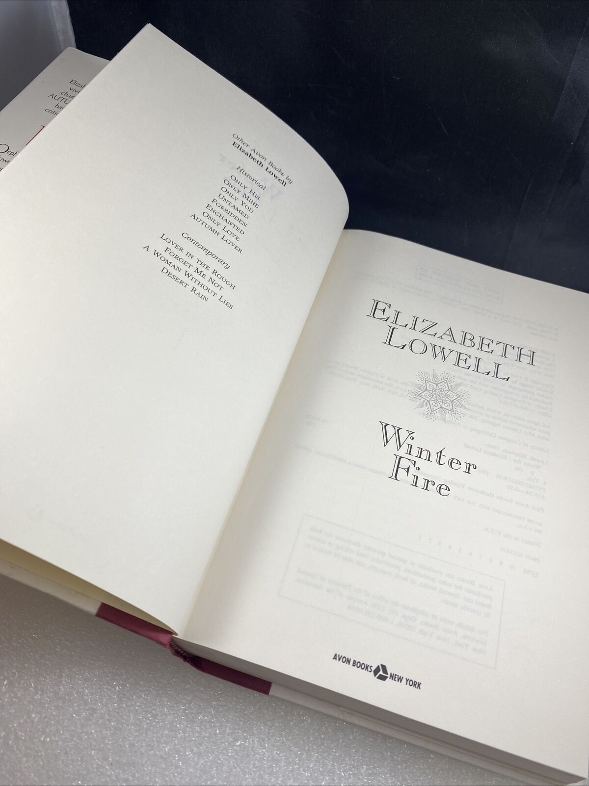 ELIZABETH LOWELL'S 'WINTER FIRE Fiction Love Novel FIRST EDITION First Print