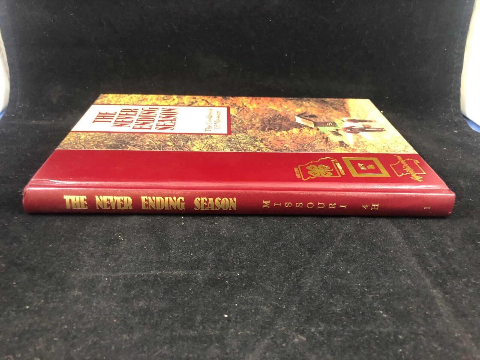 The Never Ending Season: The Cookbook of Missouri - Hardcover - Very GOOD