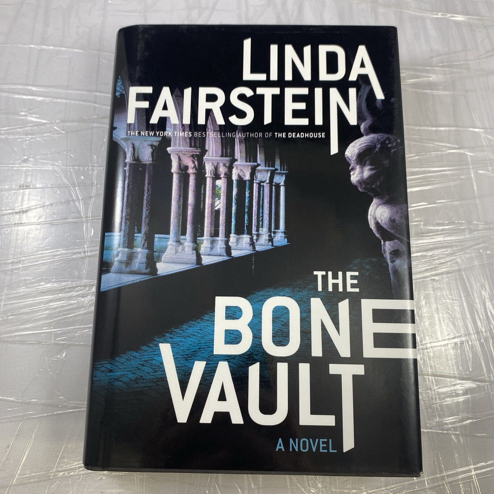 Alexandra Cooper Mysteries Ser.: The Bone Vault by Linda Fairstein (2003,...