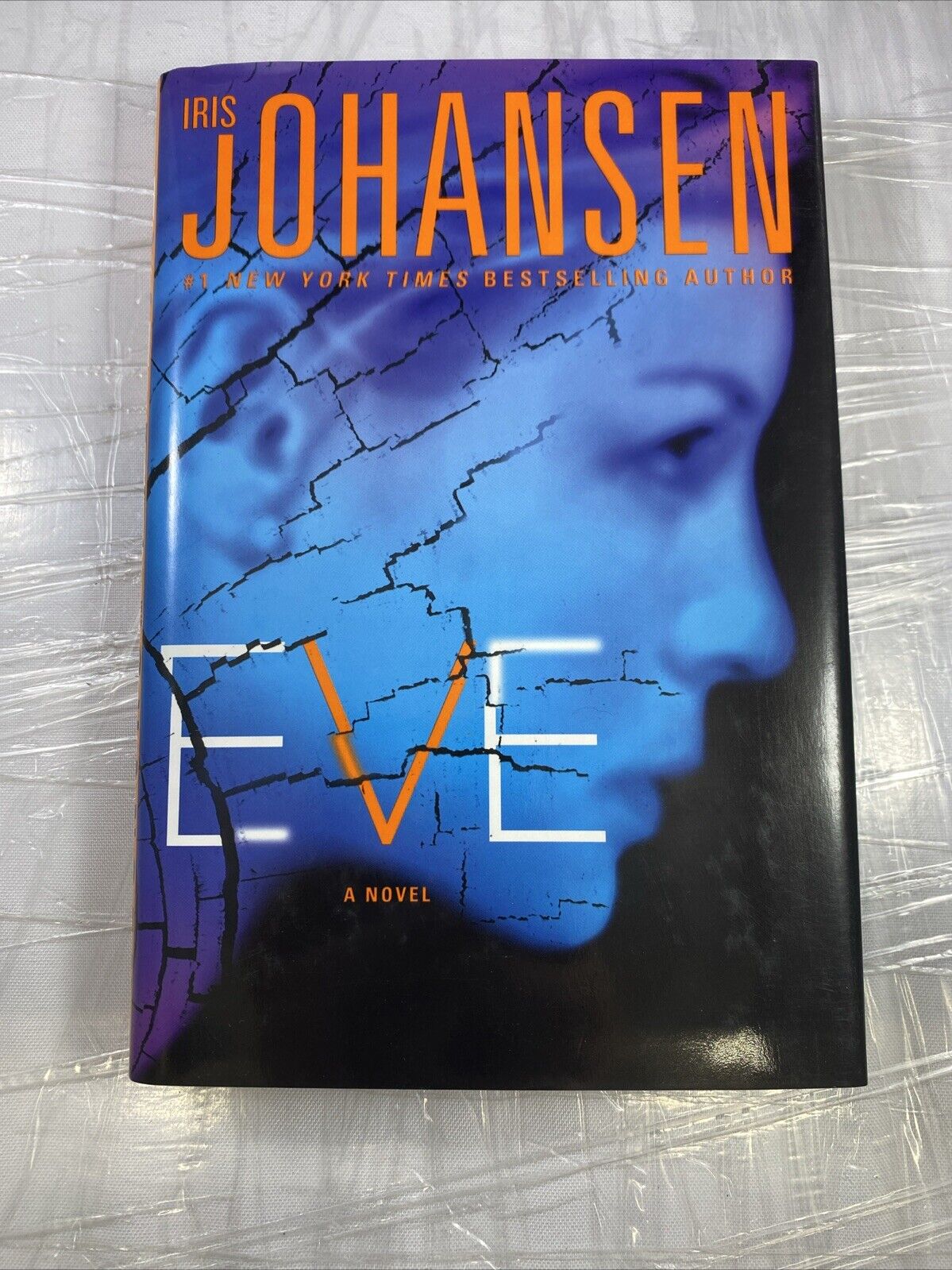 Eve (Eve Duncan) - Hardcover By Johansen, Iris - VERY GOOD UNMARKED BCE