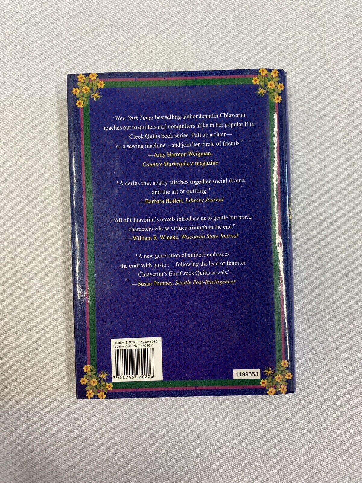 Circle of Quilters by Jennifer Chiaverini Hardcover with Dust Jacket