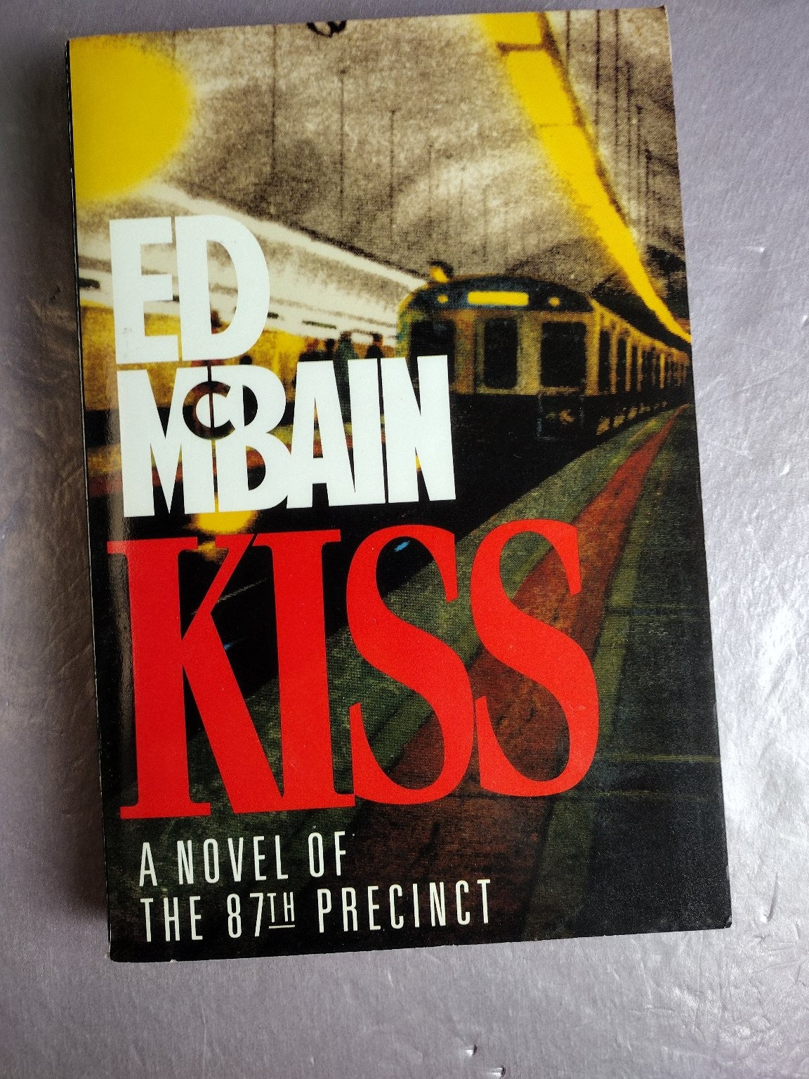 Kiss Ed McBain 1992 87th Precinct Novel Crime Mystery William Morrow