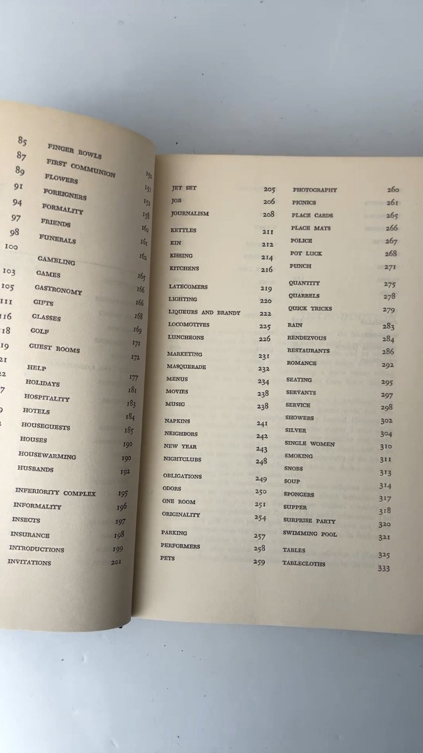 Entertaining With Elegance Geneviève Antoine Dariaux 1965 Guide