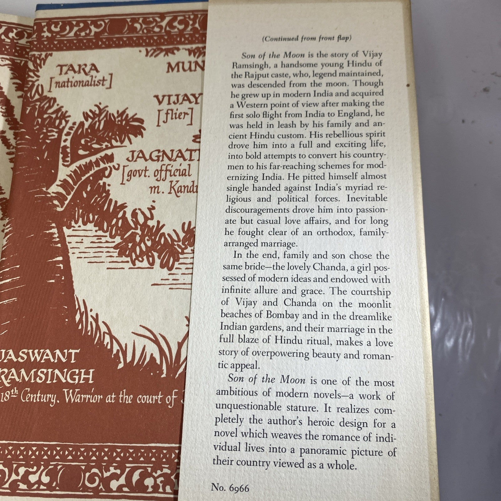 India Novel Son of the Moon by Joseph George Hitrec HCDJ 1948 1st edition Print