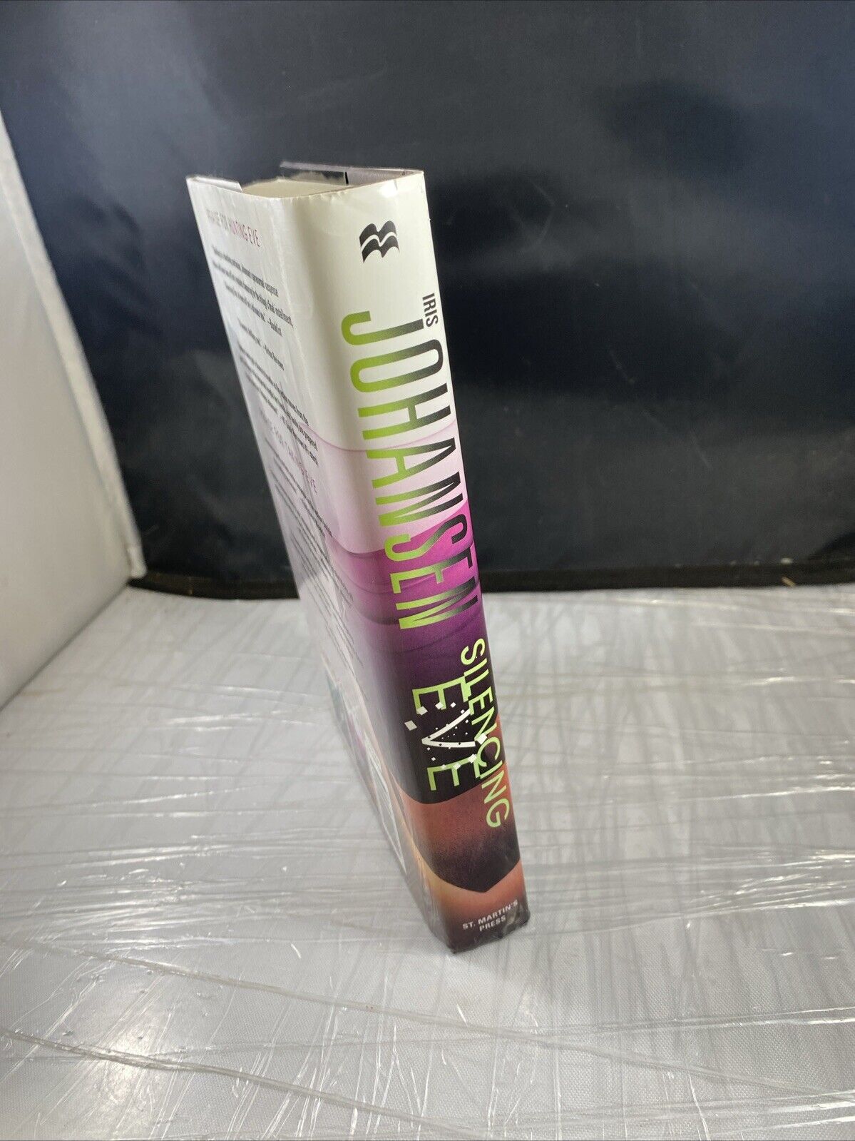 Silencing Eve: An Eve Duncan Novel by Johansen, Iris VERY GOOD BOOK CLUB ED
